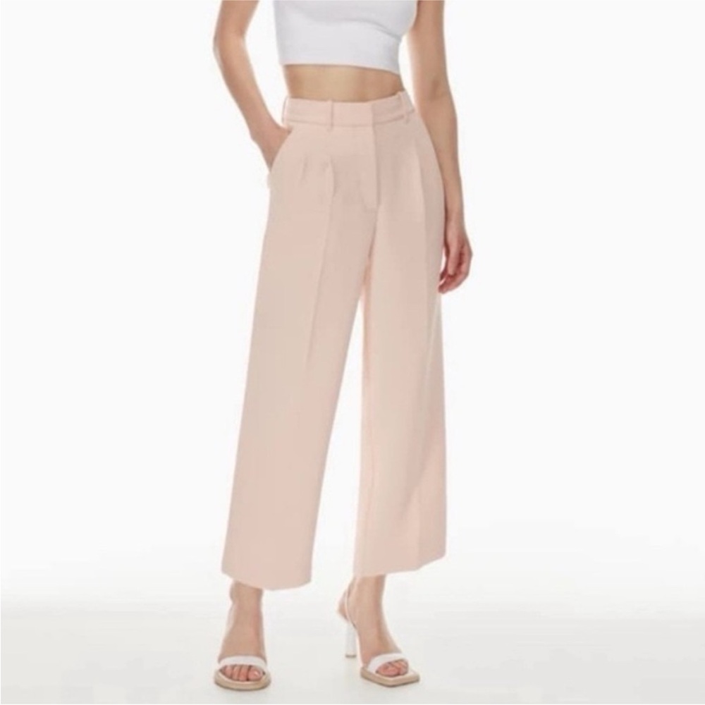 Aritzia Effortless Pants Cropped Trousers in Blush/Light Pink Size 12